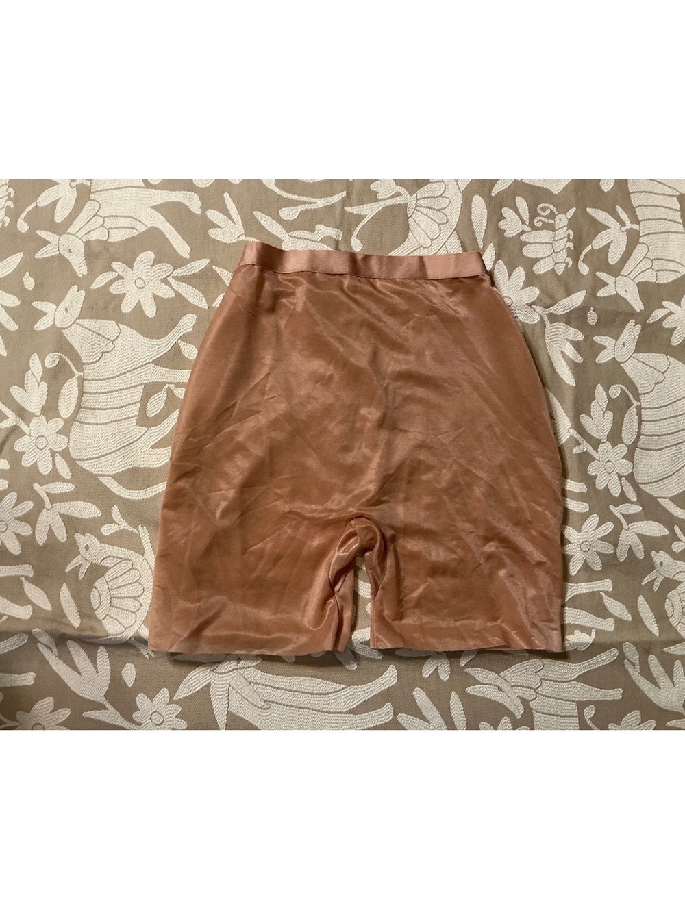 NWT Skims Seamless/Sheer Sculpt Mid Thigh Shaper Shorts Sz Lg in Clay